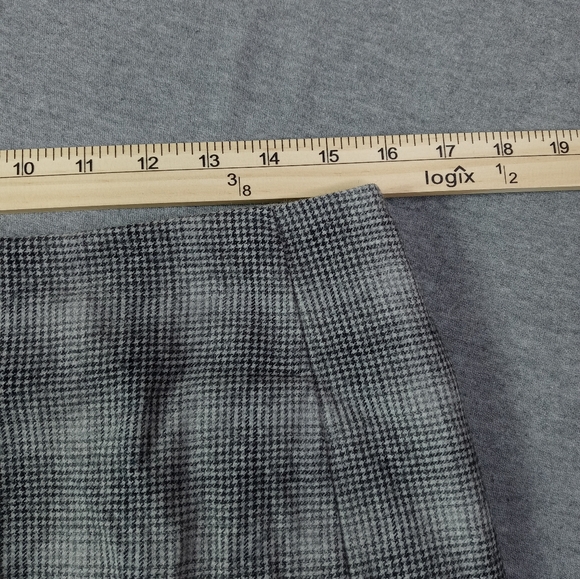 Banana Republic women Size 10 stretch Classic Gray Plaid Skirt - Picture 7 of 8
